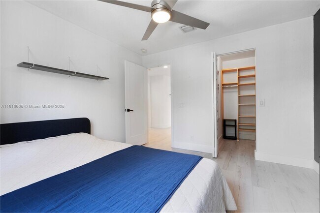 Building Photo - 932 Nandina Dr