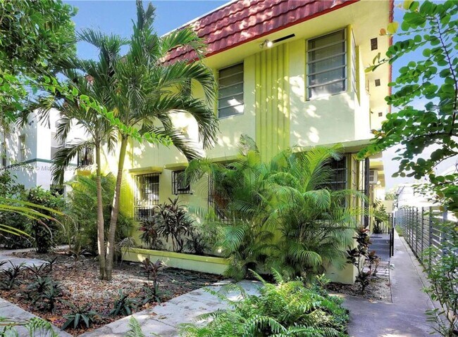 Building Photo - 734 Meridian Ave