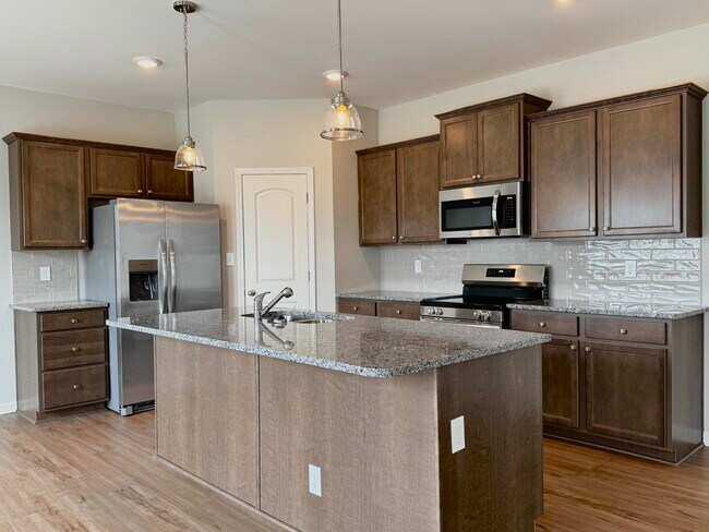 Building Photo - 224 Ivy Grn Pl