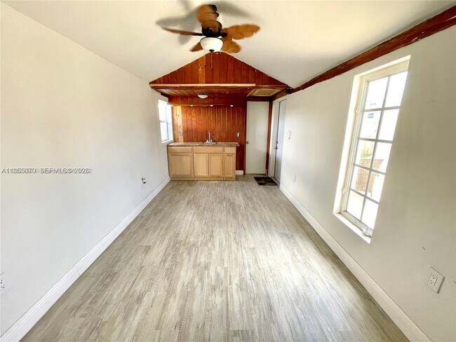 Building Photo - 7150 Coolidge St