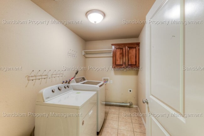 Building Photo - FOR LEASE | Jenks | $2500 Rent | 5 Bed, 3 ...