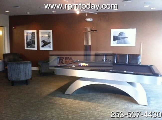 Building Photo - Incredible 5th Floor 2 Bedroom Condo with AMAZING Views!