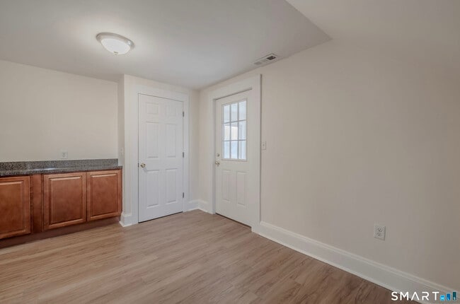 Building Photo - 11 Piney Ridge Rd