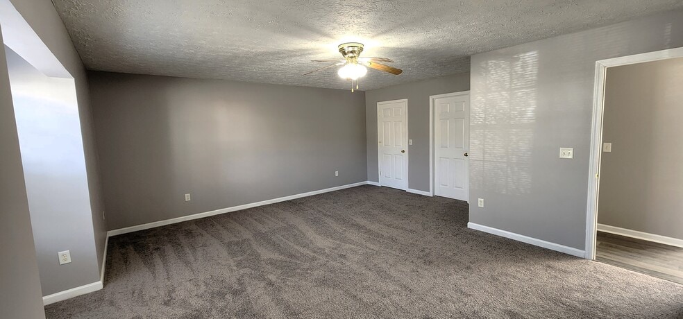 Building Photo - 1984 River Vista Cir