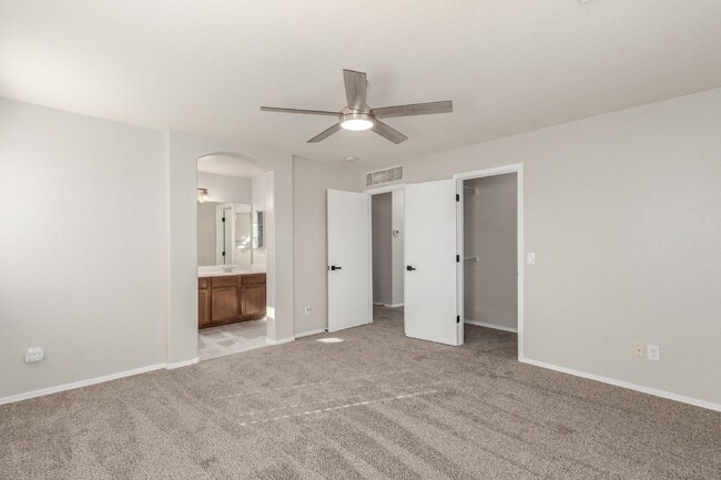 Building Photo - 3012 S 101st Dr