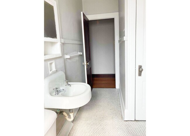 Building Photo - 315 Terrace Ave