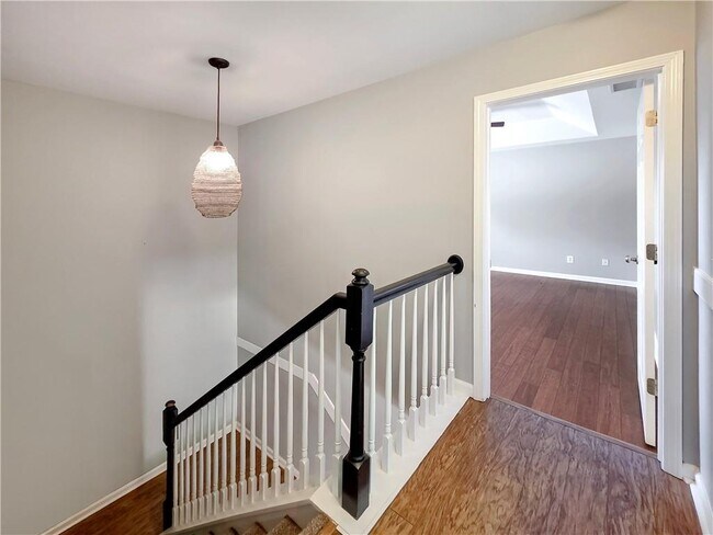 Building Photo - 401 Kensington Parc Dr