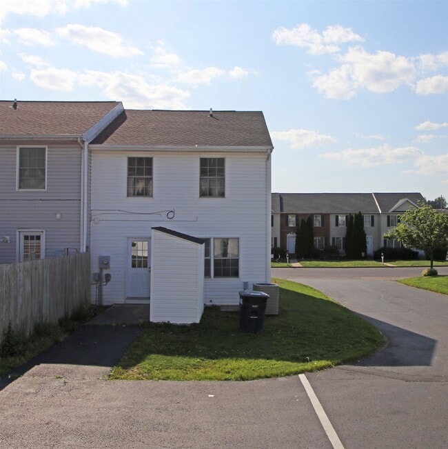 Building Photo - 1041 Oriole Ln
