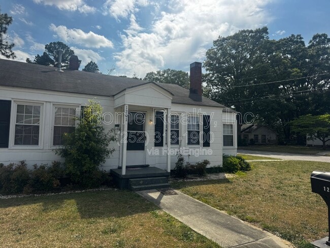 Building Photo - 1201 Evergreen Rd