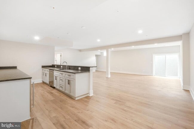 Building Photo - 12321 Potomac Hunt Rd