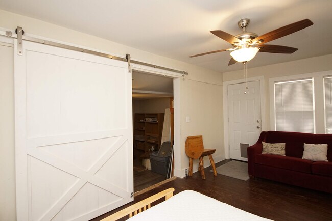 Building Photo - 37 Magnolia Ave SE