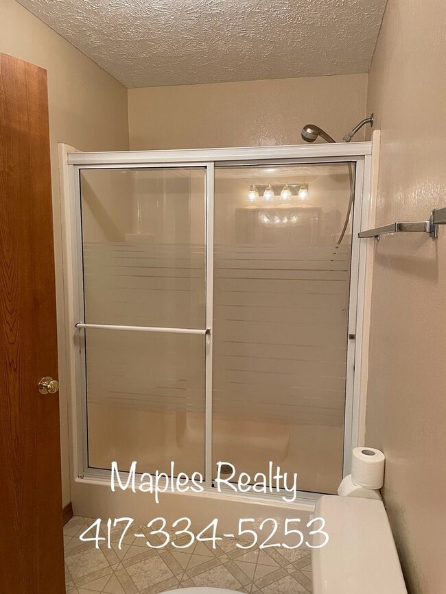 Building Photo - 3 bedroom, 2.5 bath in Ridgedale, MO near Big Cedar Lodge