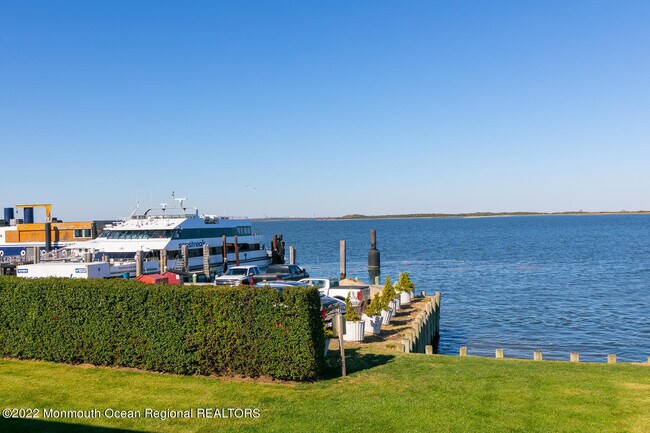 Building Photo - 324 Shore Dr