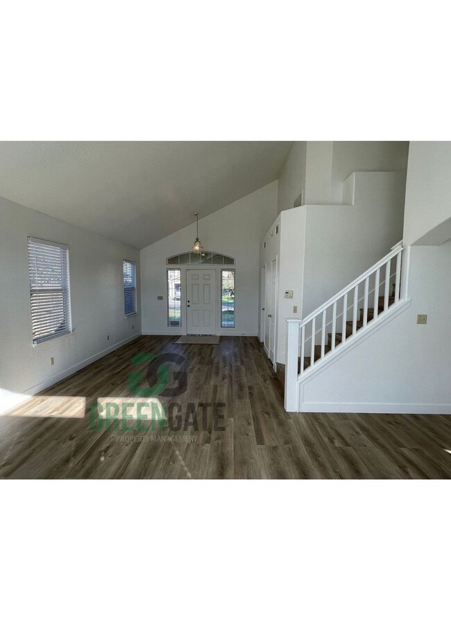 Building Photo - Beautiful 4 Bedroom 2.5 Bath in Ceres AVAI...