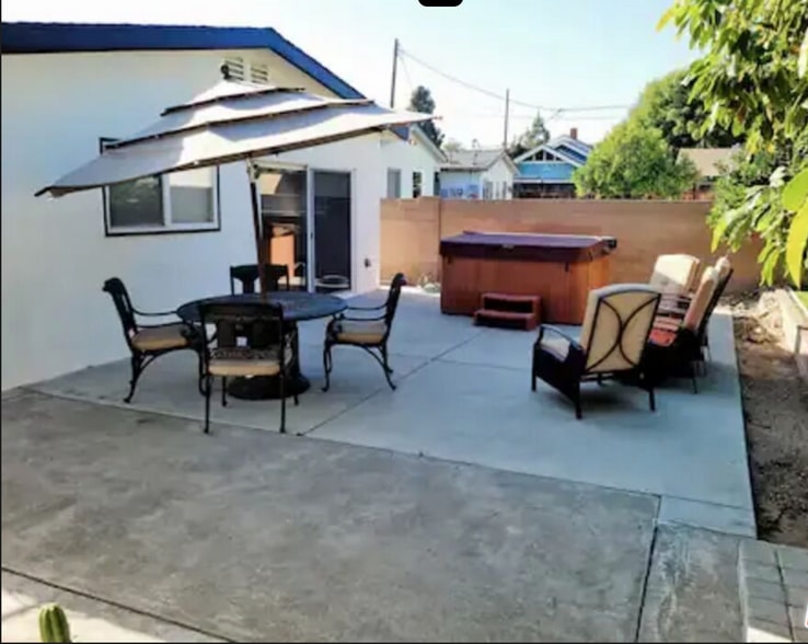 Backyard 1 - 335 S California St