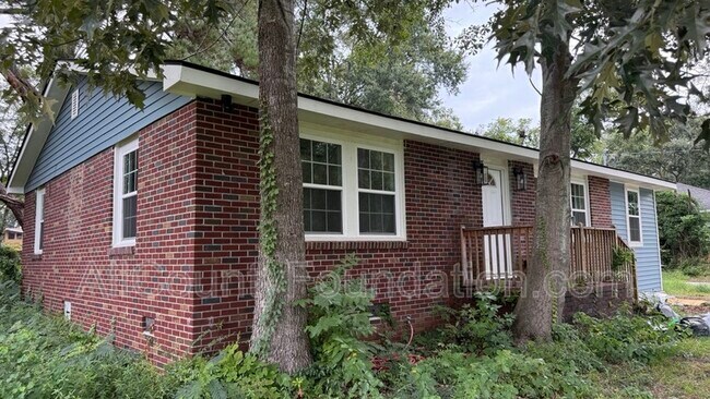 Building Photo - 212 Ellen St