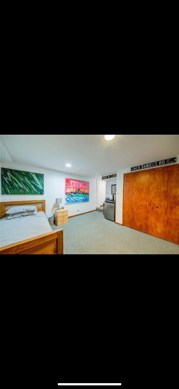 Building Photo - 10 Penn Dr