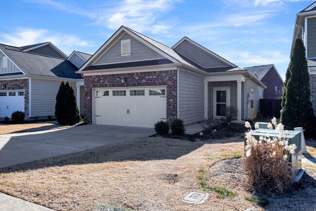 Building Photo - 1018 Hemlock Dr