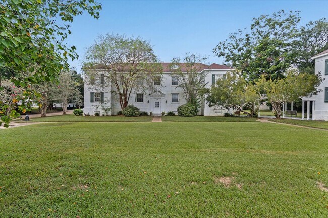Building Photo - SUMMERVILLE CONDO
