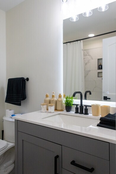 Building Photo - 523 Princeton St