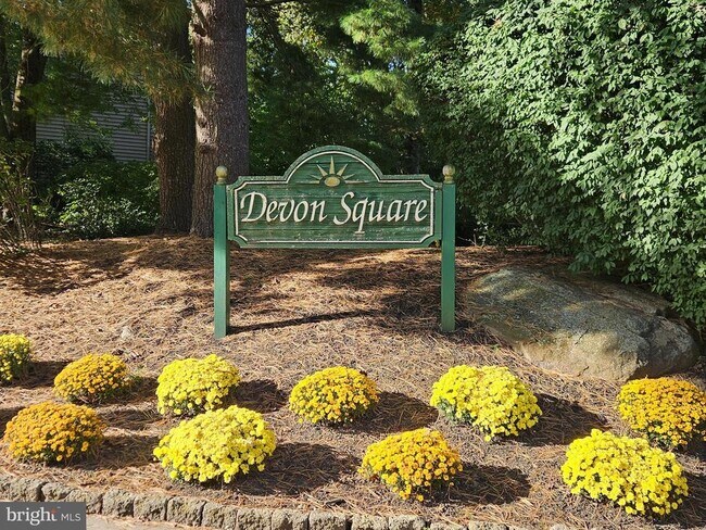 Building Photo - 120 Eaton Dr