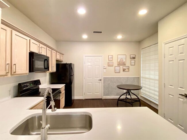 Building Photo - 54 Alderon Woods Pl