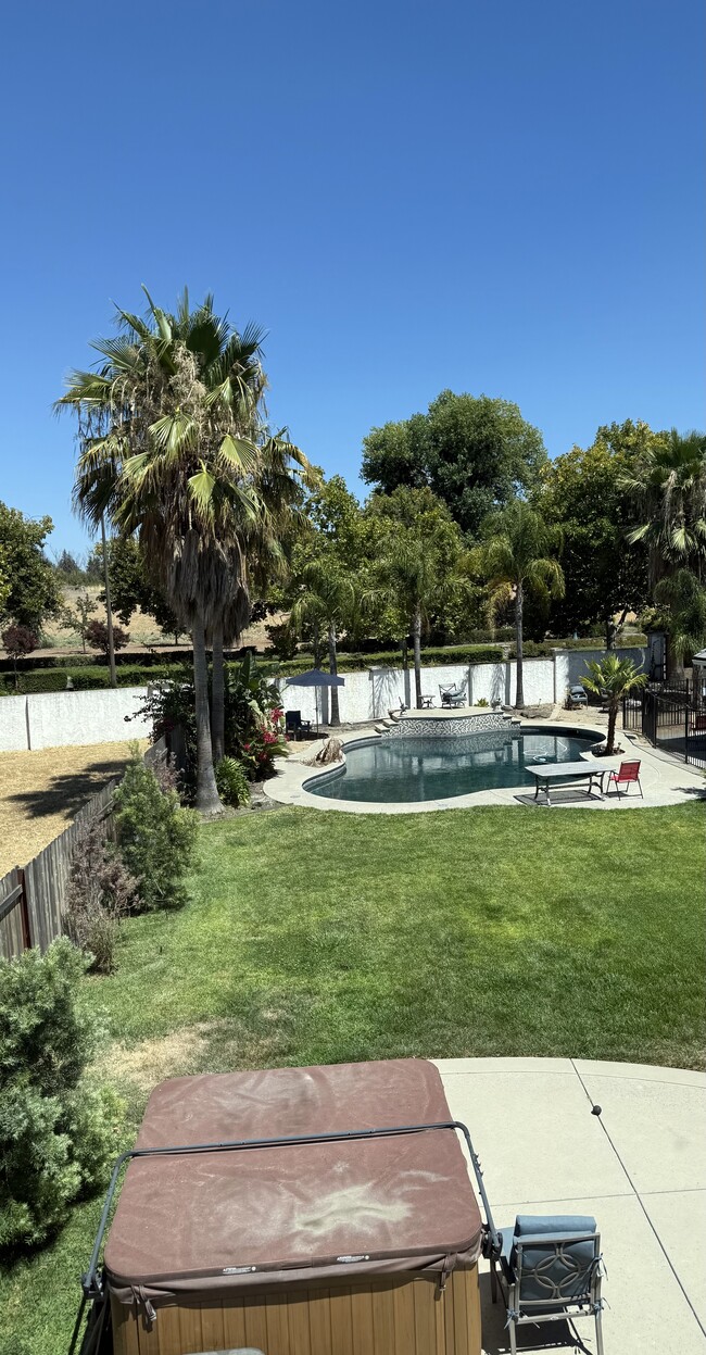 Building Photo - 554 Watercourse Ln