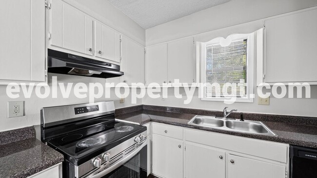 Building Photo - 3712 Firethorne Dr