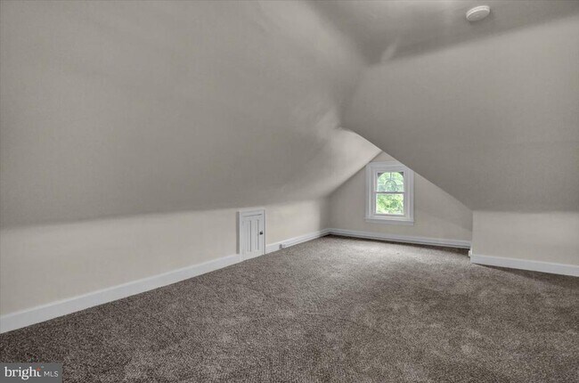 Building Photo - 23 Trebor Pl