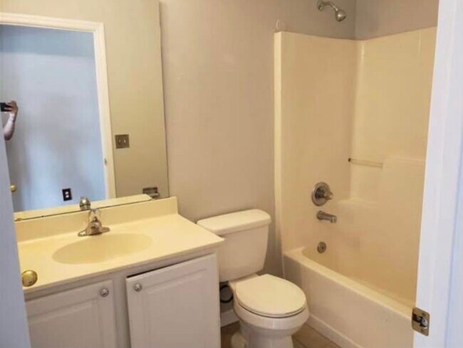 Building Photo - 15937 Wilkinson Dr