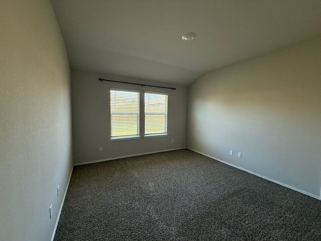 Building Photo - 5701 Madelyn Dr