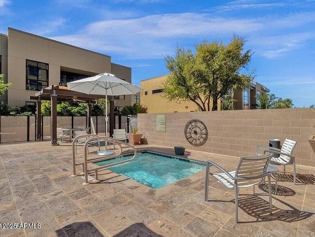 Building Photo - 15215 N Kierland Blvd