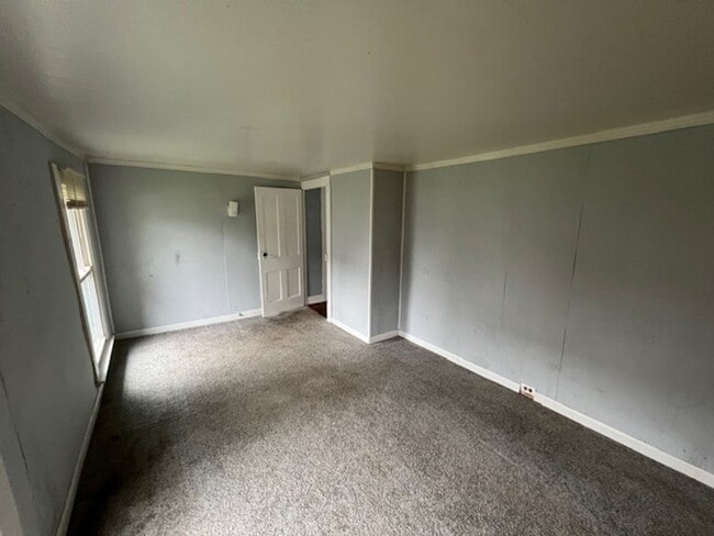 Building Photo - Three Bedroom Single Family House In Olean...