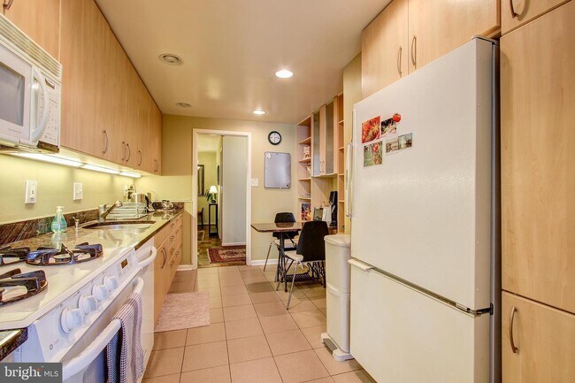 Building Photo - 4620 N Park Ave
