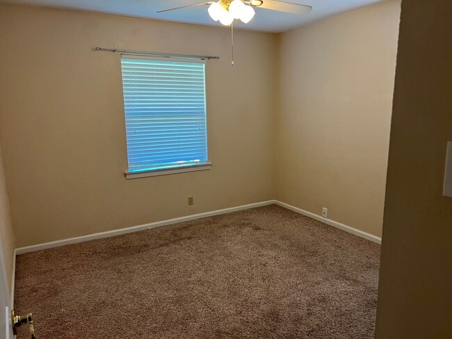 Building Photo - 110 Oleander St