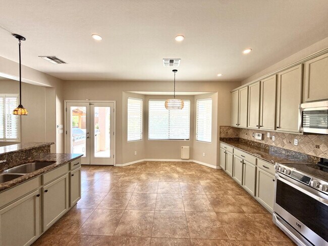 Building Photo - 17455 W Meadow Ln