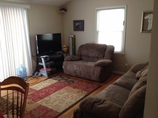 Building Photo - 4BR/2BA Duplex with Hardwood Floors & 2 Car Garage- Golden Valley, Available April 1st