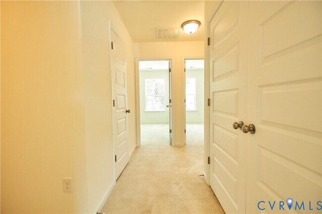 Building Photo - 216 Greenpark Rd