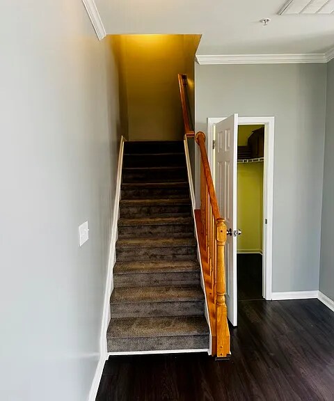 Building Photo - 2201 Raven Rd