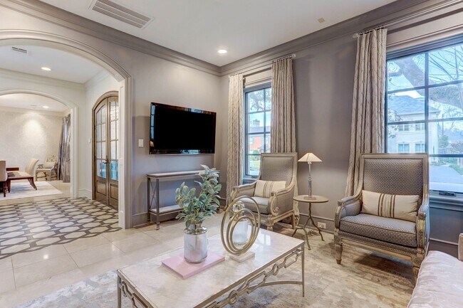 Building Photo - 3749 Olympia Dr