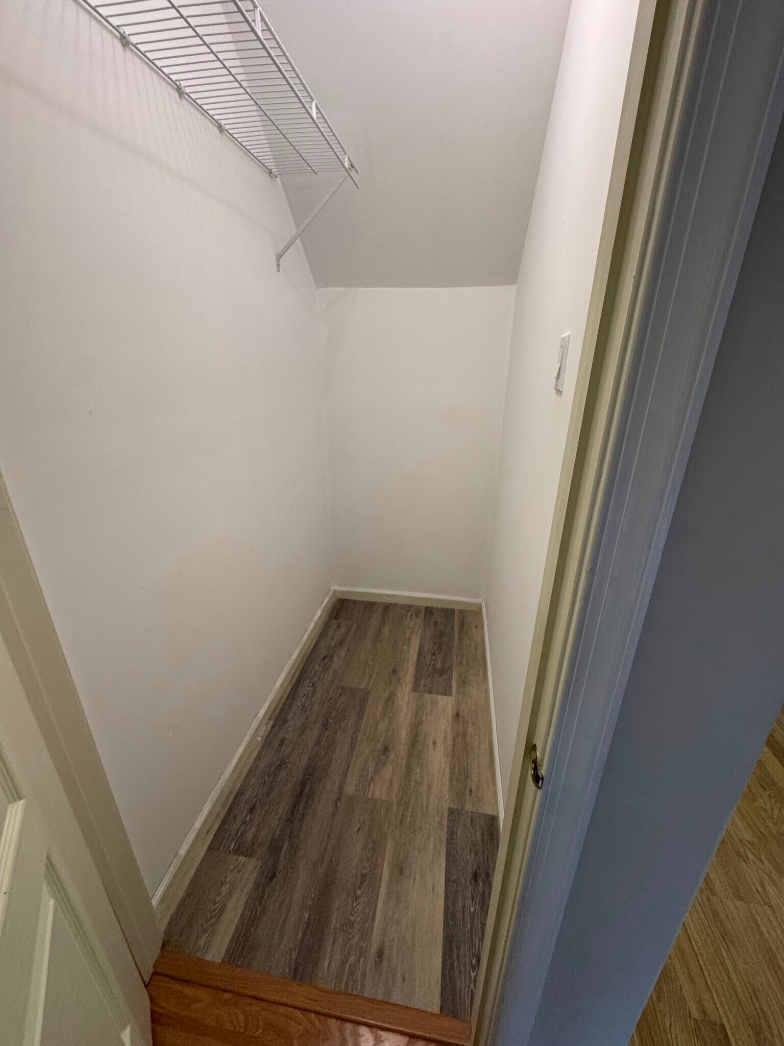 Building Photo - 700 Evergreen Ct