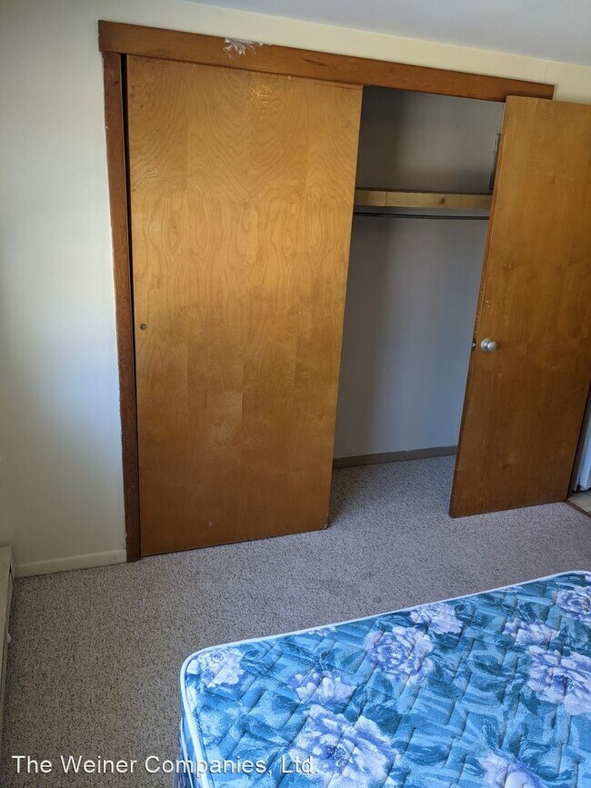 Building Photo - 1 br, 1 bath Apartment - 906 W. Springfiel...