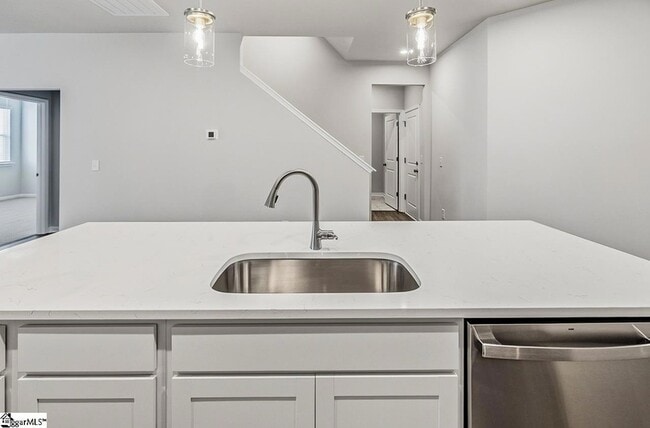 Building Photo - 148 Herrick Pl