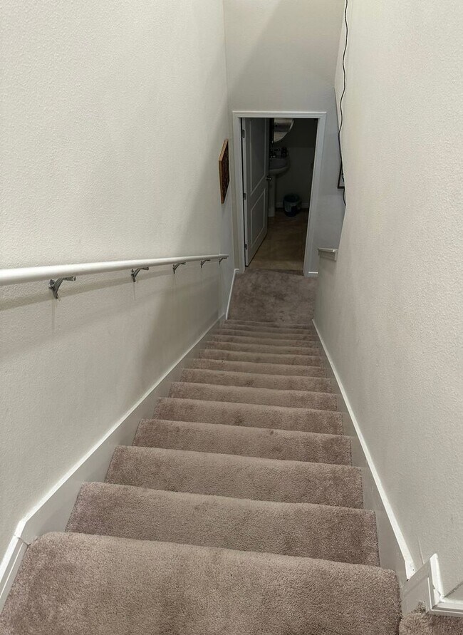 Building Photo - Isles of Lake Nona!! 3 Bedroom 2.5 Bathroom Townhome