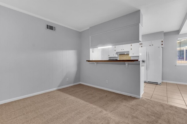 Building Photo - 1130 Wheaton St