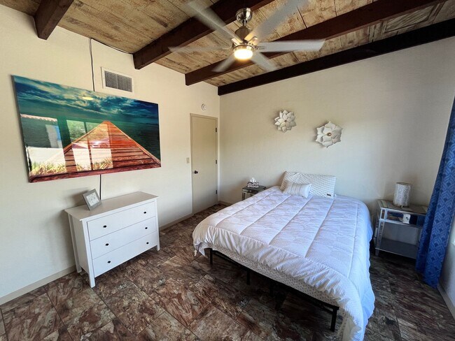 Building Photo - Catalina Foothills- 3 bedroom/ 3 bathroom ...