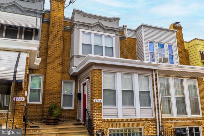 Building Photo - 1741 Georges Ln