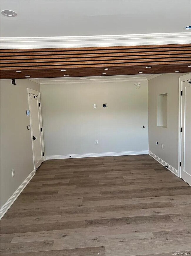 Building Photo - 4 Glen Ct