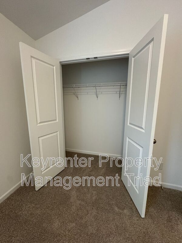 Building Photo - 1616 Granby Hts Dr