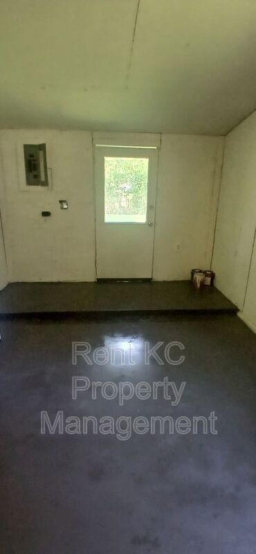 Building Photo - 412 N Cochise Dr
